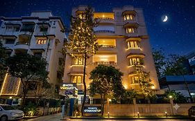 Hotel Velvet Stay Near Dlf Cyber City